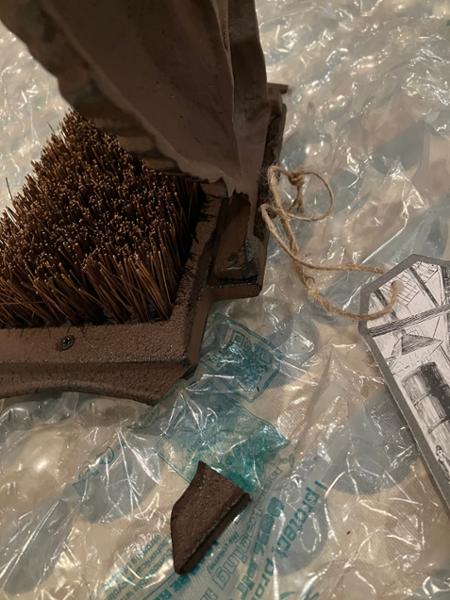 Poor quality and arrived broken – twice!