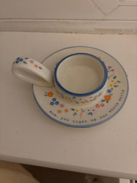 Simple delicate and elegant