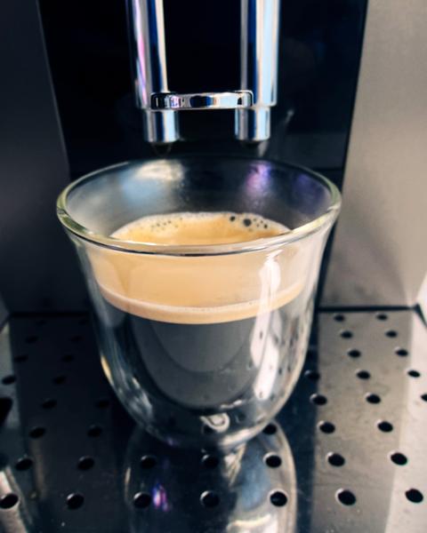 Magnifica S Smart Automatic bean to cup coffee machine - Silver Black