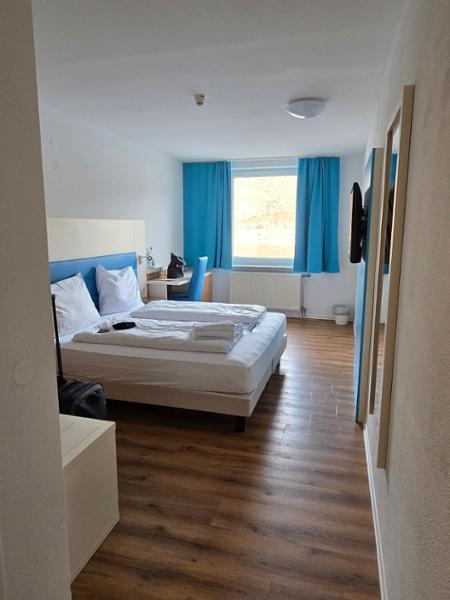 Nettes Hotel direkt am Rhein