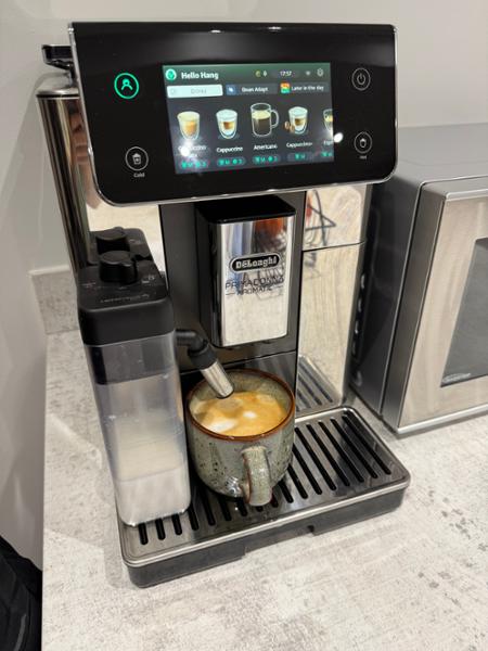Primadonna aromatic bean to cup coffee machine