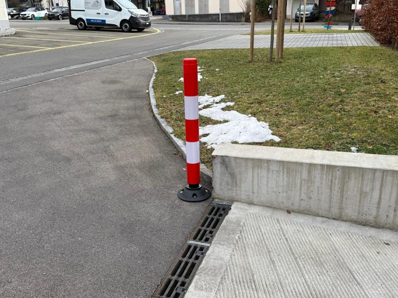 FLEX Leitpfosten, selbstaufrichtend und retroreflektierend