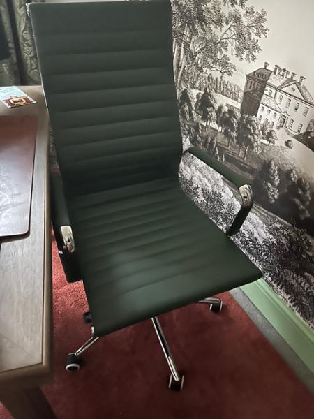 Swift delivery, exceptional service, very comfy stylish office chair