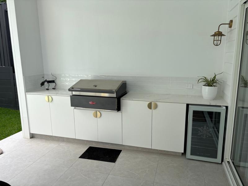 Schmick Under Zero Bar Fridge With Multi Led Color Display On The Cusp - Model HUS-SC88-WZ