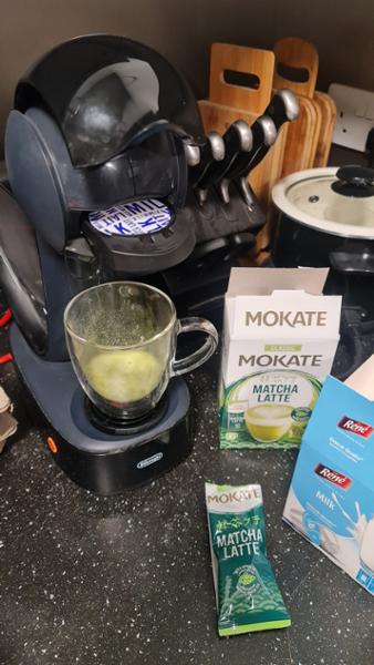 Mokate Matcha Classic Instant Latte - Full Case (5 x 6 Sachets) for Offices, Hospitality, and Health-Conscious Households, Rich in Antioxidants,