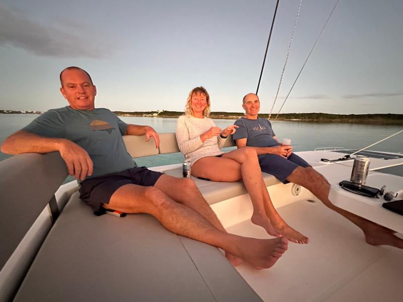 Moorings 4200-3 Cab Club