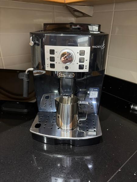 Magnifica S Automatic Coffee Machine - Black