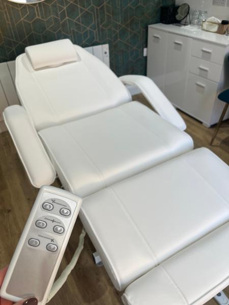 Salonserve 3 Section Electric Beauty Bed - White