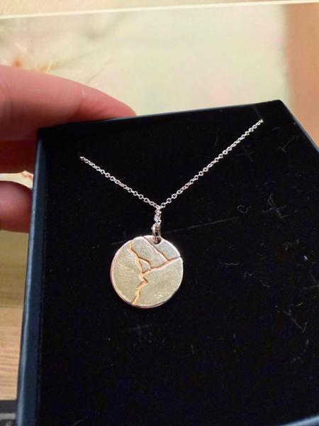 Necklace does not match picture