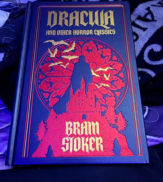 Bram Stoker’s Dracula & Other Horror Classics Book | Timeless Gothic Fiction, Supernatural Tales & Vampire Stories in a Leatherbound Edition