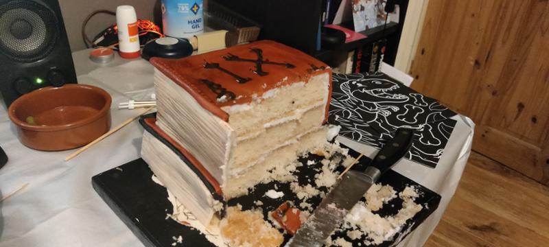 My most successful vegan B'day cake to date, thank you :)