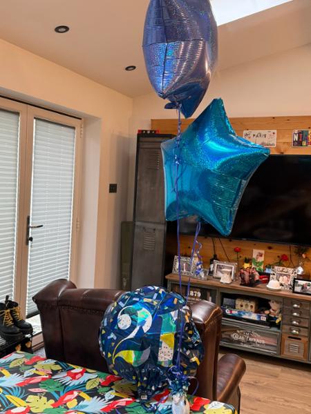 One of the 3 balloons arrived deflated.