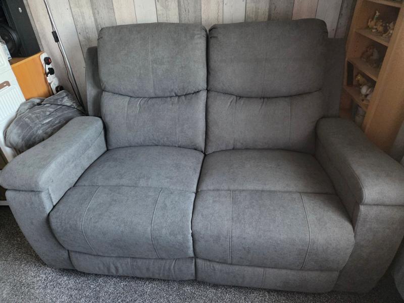 Lovely sofas at a great price.
