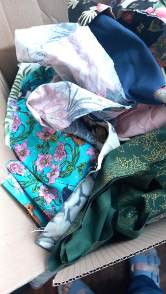 2kg Mixed Fabric Bag of Scraps & Remnants