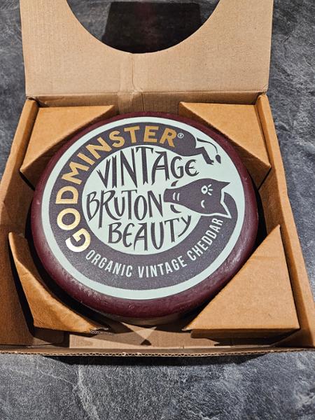 1kg Vintage Bruton Beauty Cheddar in a Gift Box