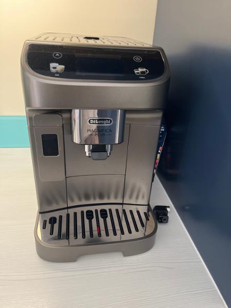 Magnifica Plus Bean to Cup Coffee Machine - Black