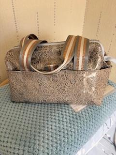 Sew Lisa Lam Silver Zipstone Bag Kit (Makes 2 Bags): Instructions, PU Roll, Frames (2pcs), Fabric (1m) & Webbing (2m)