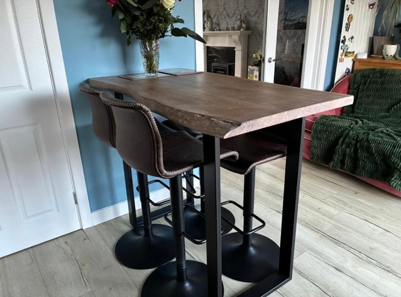 Fantastic customer service and beautiful bar table!