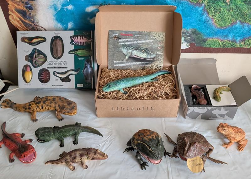 I love Everything Dinosaur! =),
