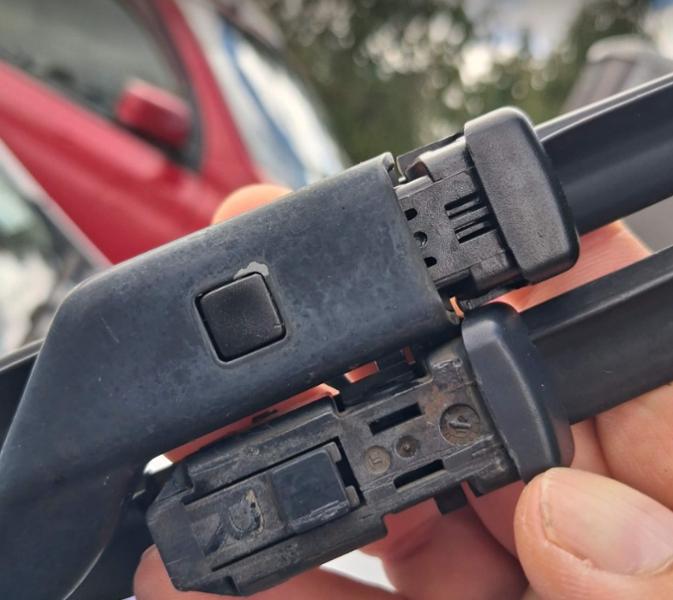 Wipers unfortunately still don't fit.