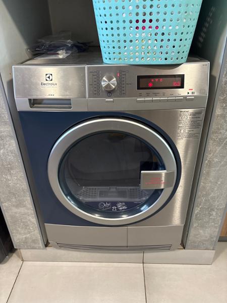 Electrolux myPRO TE1120 dryer - front loading - freestanding