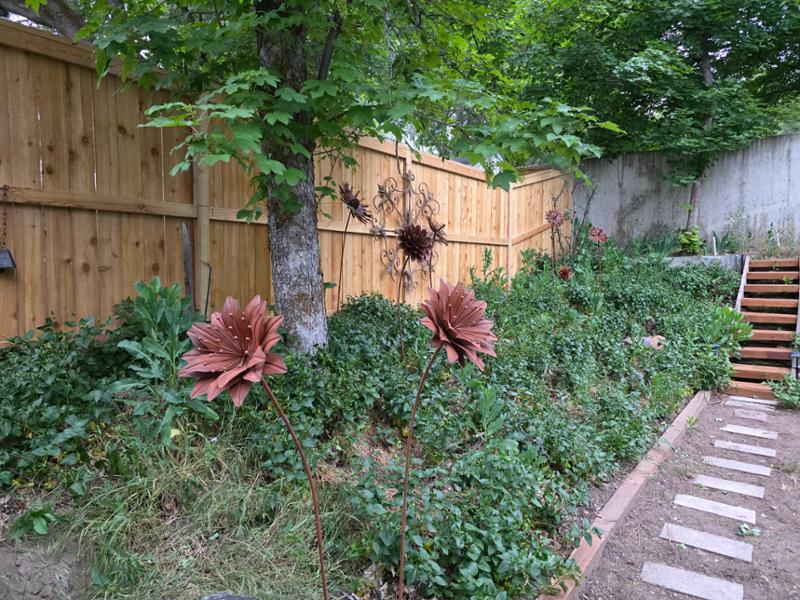 Rusted Metal Flowers Garden Stakes Design 6