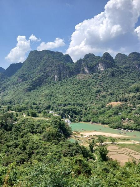 5287-2 for 1 Vietnam Mountain Discovery