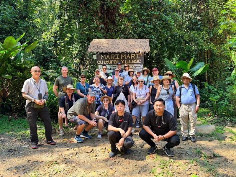 5862-Best of Borneo