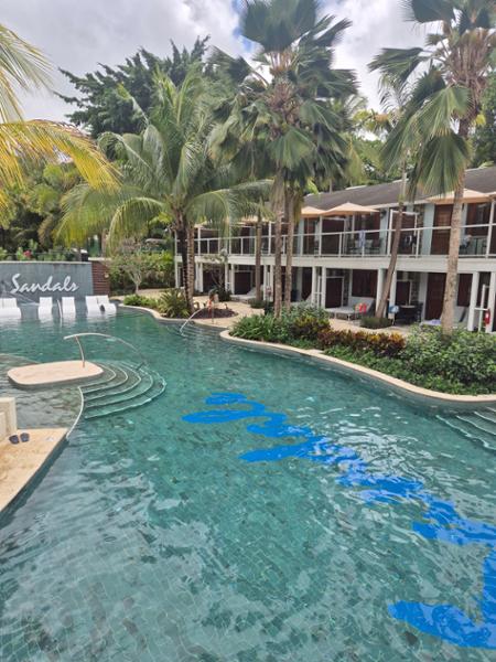 Sandals Halcyon Beach