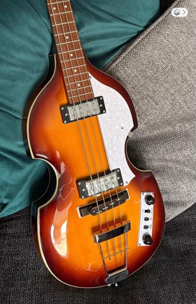 Hofner Ignition Violin Bass Guitar in Sunburst