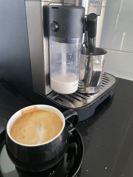 Magnifica Evo One Touch Bean to Cup Coffee Machine Black