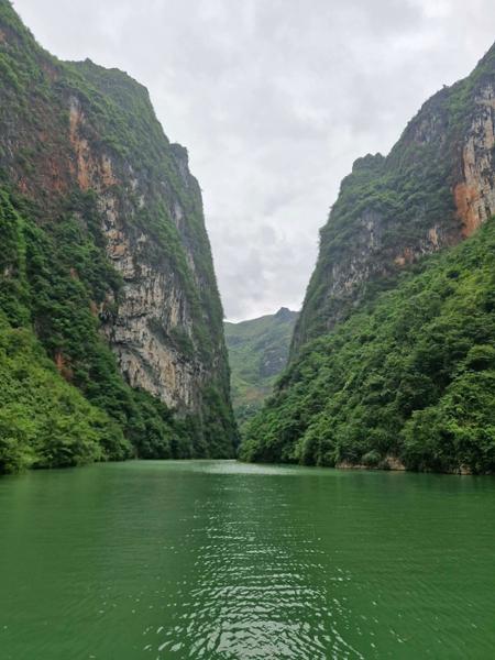 5887-Vietnam Mountain Discovery