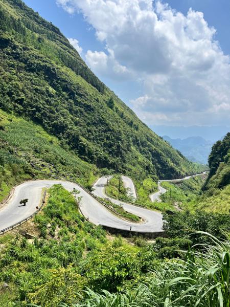5887-Vietnam Mountain Discovery