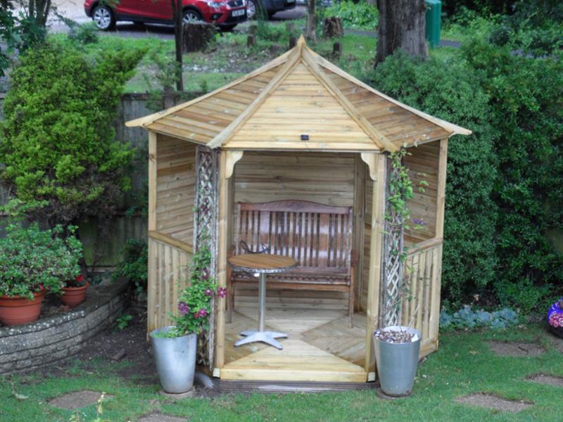 8 x 18 Wooden Gazebo With Summerhouse, 28mm Thick Logs