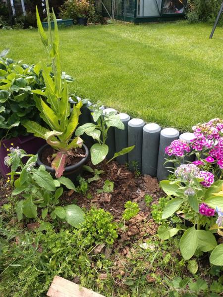 Grey 100mm dia Flat Top Palisade retaining wall