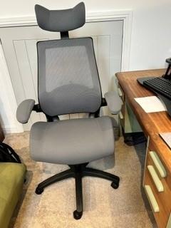 Nautilus Resolute Posture Executive Mesh 24 Hour Heavy Duty Chair