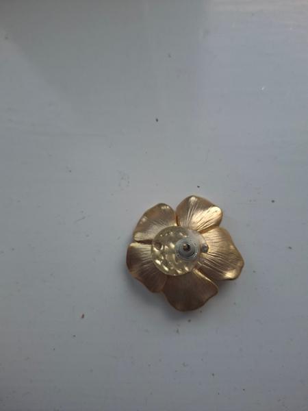 Oversized Flower Stud Earrings in Gold