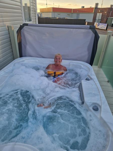 Gold Caravan (Sleeps 6)