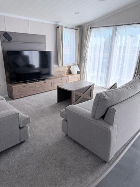 Platinum Lodge (Sleeps 8, 4 Bedroom)