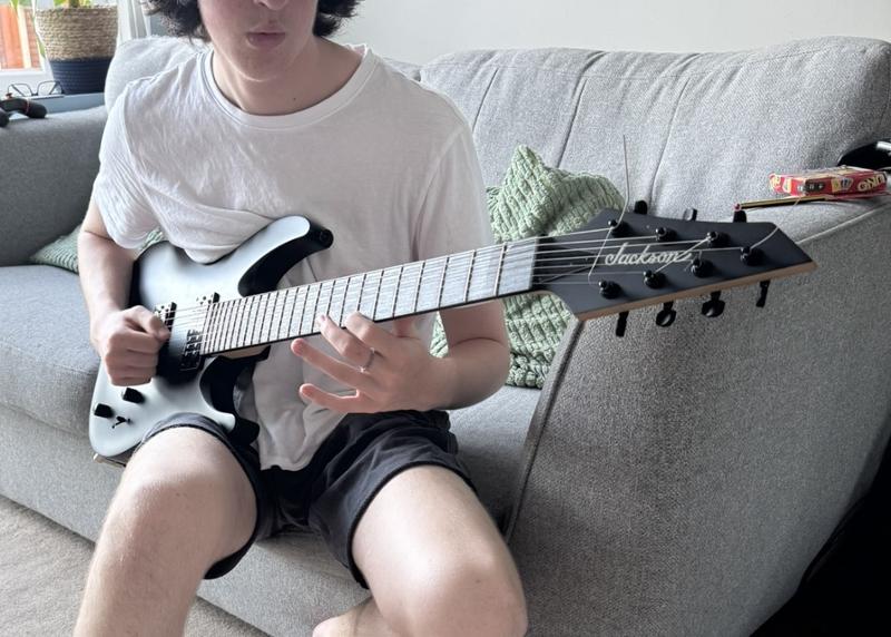 Great guitar; excellent support from staff