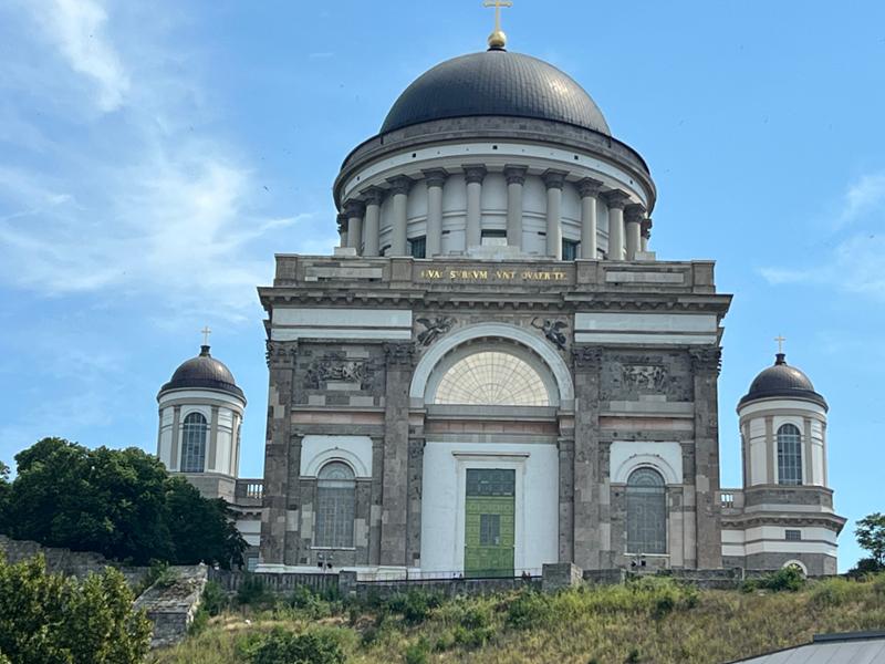 10 Day Vienna & The Beautiful Blue Danube incl. Vienna discovery tour, Budapest, All-inclusive river cruise + more.