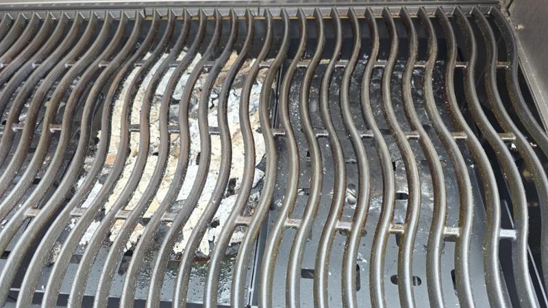 Napoleon PRO605CSS Charcoal BBQ – Professional Charcoal Grill with FREE COVER