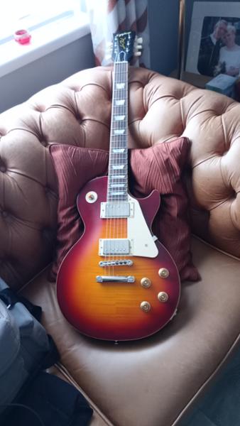 Super guitar sold by people who seem to care about detail.