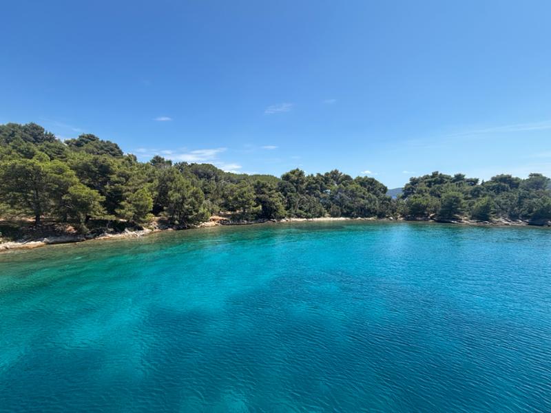 Fabulous time exploring on a superb boat. Highly recommended