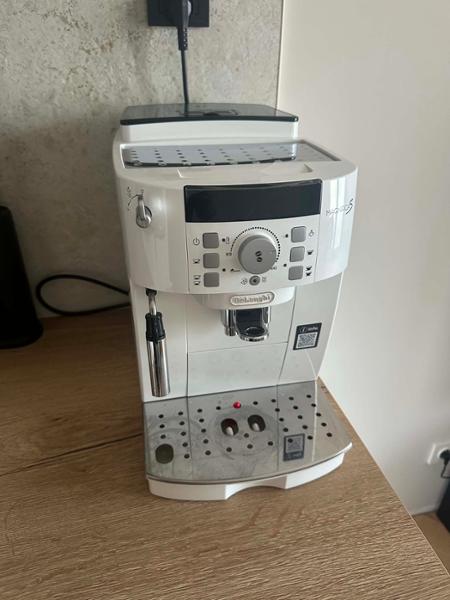 ECAM22117B