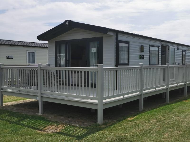 Gold Caravan (Sleeps 6)