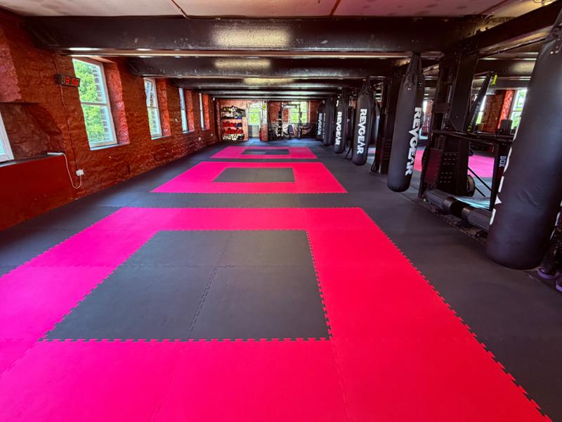 Cannons UK reversible 20mm Premium Standard Red and Black Jigsaw Mats 1+