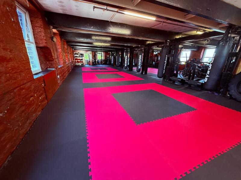 Cannons UK reversible 20mm Premium Standard Red and Black Jigsaw Mats 1+
