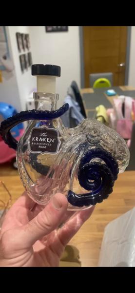Delivery of glass octopus kraken