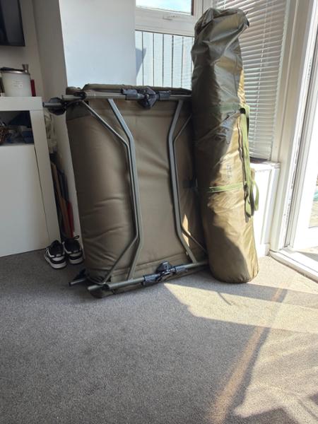 Avid revolve bed chair